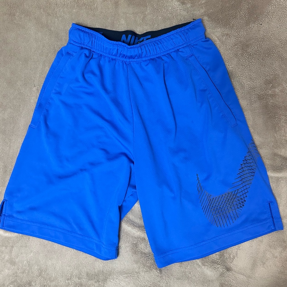 Nike gym shorts - small